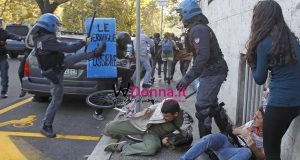 Cortei e scioperi: Guerriglia urbana tra studenti e polizia in tutta Italia