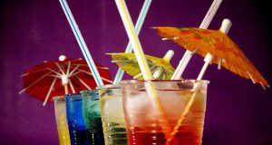 Quanto tempo resta l’alcol nel sangue? Tempi di smaltimento e falsi rimedi