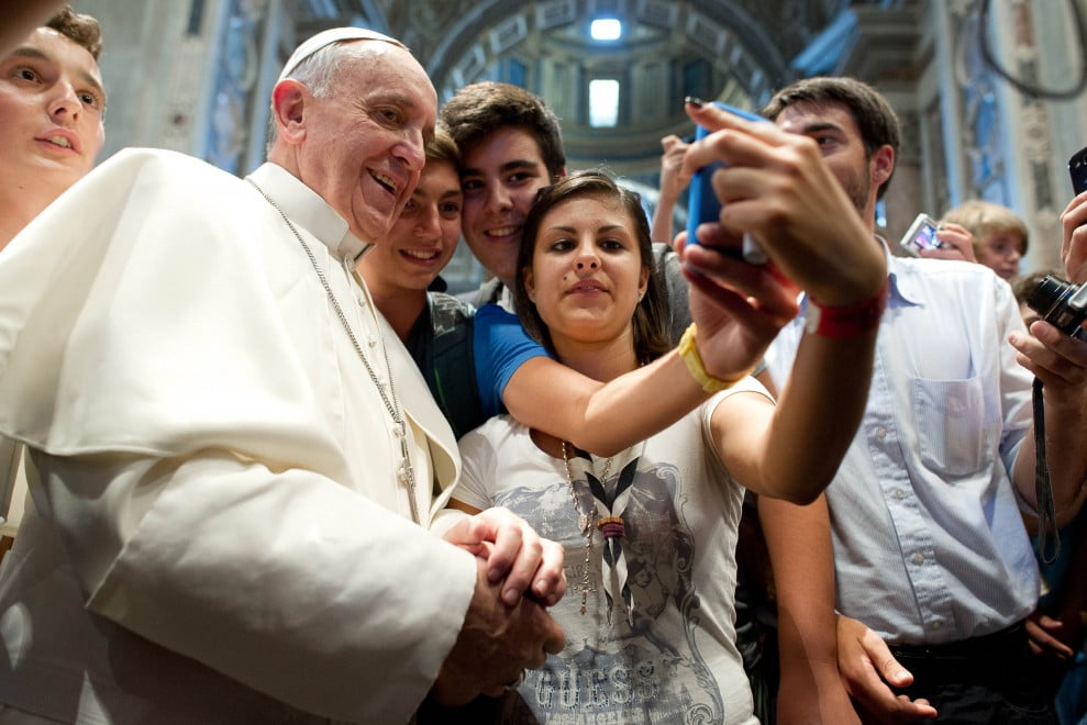 bergoglio-ragazzi