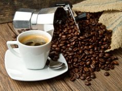 Troppi caffè può portare all’infertilità nella donna