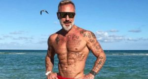 Gianluca Vacchi, due dipendenti rivelano: “Noi pagati in nero, ci deve 700mila euro”