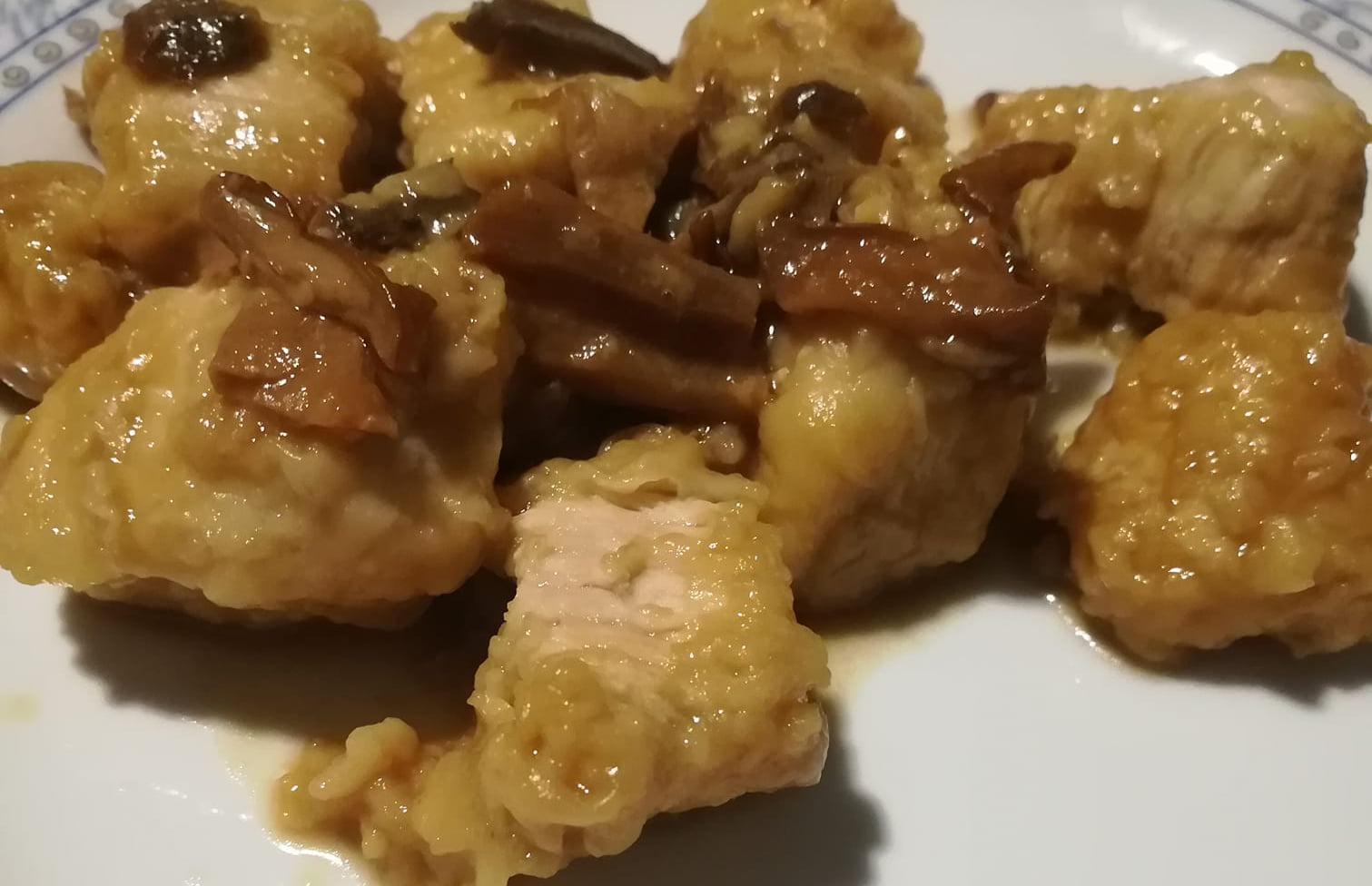 Bocconcini di pollo e fungo infarinati