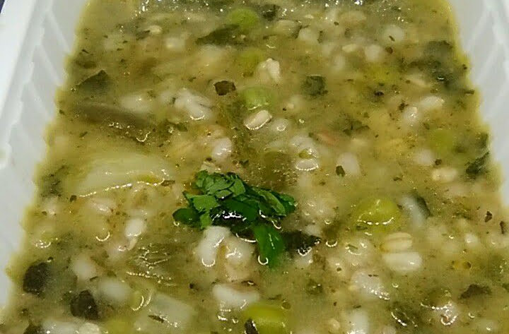 zuppa di farro ,con cereali misti e verdure